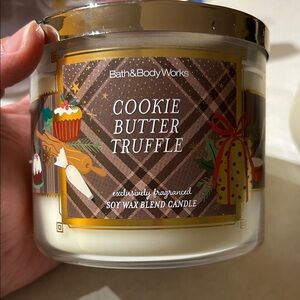Bath & Body Works Cookie Butter Truffle Candle - Cream and Gold